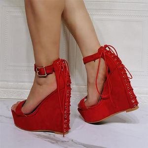 Sandalet 36-47 Zapatos de Mujer Katı Kırmızı Süet ayak bileği kayış Sandales Seksi Yüksek Topuklu Kalın Ayakkabılar Kadın Çapraz Bağlı Platform Kama
