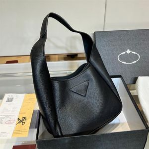 Italy Brand Classic Flou Triangle Beach Bags High Quality Genuine Leather Shopping Handbags Fashion selling Women Underarmbag 207W