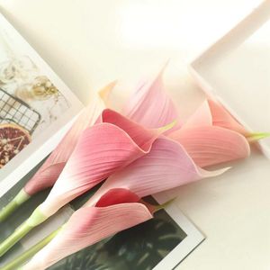 Fiori decorativi 10 Pz / lotto PU Calla Lily Decorazione Artificiale Casa Giardino Matrimonio Fiore Parete Partito Strada Conduce Corona Finta