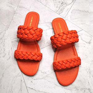 Sandals vacanza estate donne tessitura twist solide moderne 2022 vetrini piatti in pelle all'aperto scarpe casual in pelle