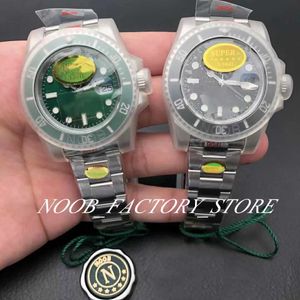 Orologio da uomo classico in 2 colori V12 versione 40MM Orologi da uomo Super Factory Uomo automatico Cal.3135 904L Acciaio Nero Verde Lunetta in ceramica Orologi da polso luminosi impermeabili