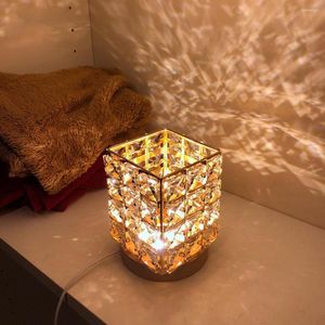 Bordslampor Diamond Lamp Decoration Desk för sovrummet Bedside Bar Crystal Lighting Fixtures Gift LED Night Light