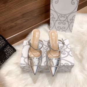 Lyxdesigner klackar skor högklackade sandaler med krokodildesign designad för fashionabla kvinnor mycket vackra bra trevligt