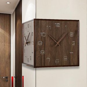 Väggklockor Punch-Free Solid Wood Corner Double-Sided Clock Modern minimalistiska dubbelsidiga hemmessrum nordik