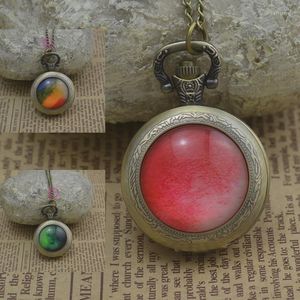 Pocket Watches Wholesale Fashion Red Green Gem Color Quartz Watch Halsband Kvinna FOB Bronze Round Convex Lens Glass Picture Cute