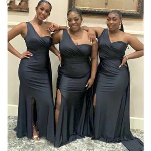 Siyah Nedime Elbiseleri Seksi Denizkızı Bir Omuz Kolsuz Düğün Konuk Elbise Yan Kaldıran Afrika Kızlar Artı Boyut Parti Nedime Gowns