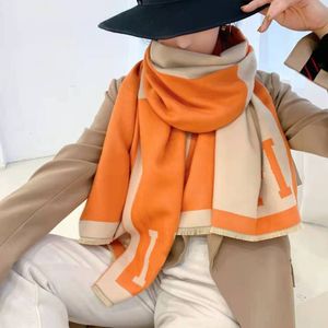 2023 Winter Scarf Pashmina For Designers warm Scarfs Fashion Classic Letters Women imitate Cashmere Wool Long Shawl Wrap Size 180x65cm