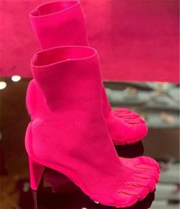 최신 Five Figners Toe Sock Short Boots 여성 독특한 핫 핑크 블랙 이상한 발 뒤꿈치 발목 부츠 섹시 파티 발 뒤꿈치