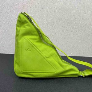 Kvällspåsar Cross Body Bag Prabag Designer Väskor Triangle Crossbody Women Green Large Capacity Bröst PAG PACKAGE PURSE 220919