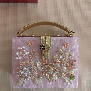 Factory whole women bag high quality acrylic hard box studded handbag sweet little fresh Pearl flower chain bags ladies carved231e