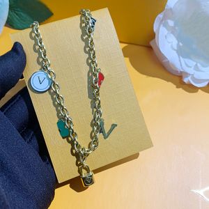 Designer halsband designers luxurys smycken hänge design tidlös klassisk mångsidig trendig stil julvalentin dag smycken mycket trevliga