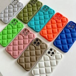 ソクープル3DラグジュアリーダイヤモンドケースiPhone 13の格子電話ケース