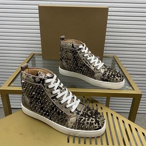 Stilvolle Herrenschuhe mit Nieten, handgefertigt aus echtem Leder, Designer-Rock-Stil, Unisex-Schuhe mit roten Sohlen, Luxusmode, diamantbesetzter Freizeitschuh für Damen 00125