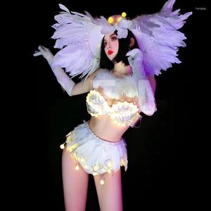 Traje de dança de dança led de palco branca penas luminosas biquíni grande chapéu líder da dançarina bar boatclubas de gestão de roupas festival de festas