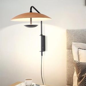V￤gglampor ingef￤ra lampan aluminun designer ljus sovrum svarta hattar armatur tr￤skonce inomhus lounge dekoration