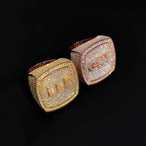 Med sidogenar anpassade brev kubanska hiphop ring smycken zirkon 18k guld plätering personlighet design par mode märke damm ner blinging mäns ringar