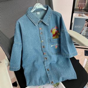 Kvinnors blusar broderad tecknad löst denim skjorta kvinnor sommar tunna koreanska casual män knapp upp retro kort ärm topp