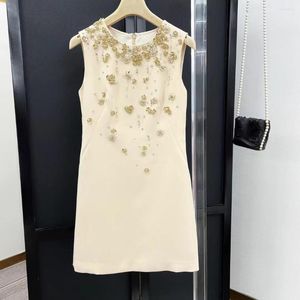 Sukienki swobodne Wysokiej jakości 2022 Summer Kobiety Ubrania Nazwa kości słoniowej sukienka Modna Bez rękawów z kryształami