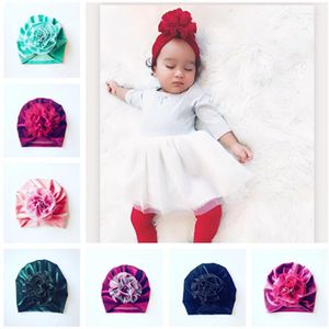 Cappelli 2022 di Arrivo di Autunno della Molla Del Bambino Delle Ragazze Dei Ragazzi Morbido Caldo Turbante Cappello Bambini Velluto Beanie Filato Netto Grande Protezione Del Fiore di Natale