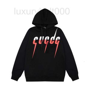 Herrhuvtröjor Sweatshirts Designer Classic Blade Print Hoodie Red and Green Bold Unique For Men Women E58C