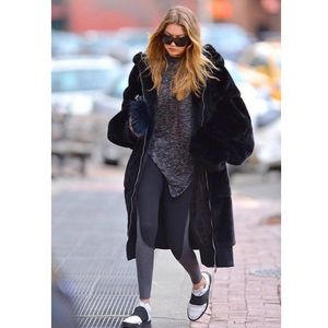 Women Faux Fur Long Coats Winter Thick Warm Fluffy Oversized Hooded Coats Overcoat Female Loose Plush Fur Jackets Outerwear