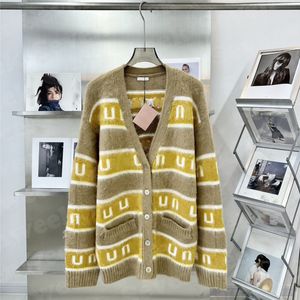 Jacquard Mohair Cardigan Sweaters for Men Mujeres Cartas a rayas Abrigos para mujer Sweater de manga larga