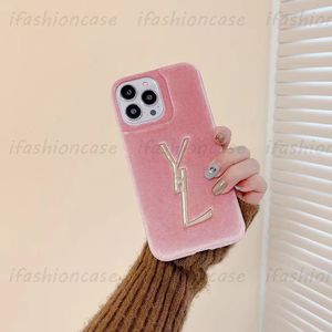 Fashion Furry Pink Wool Custodie per telefoni Designer Case Luxury Brand Gold Y Phonecase per IPhone 14 Pro Max Plus 13 12 11 Custodia 5 colori Cover