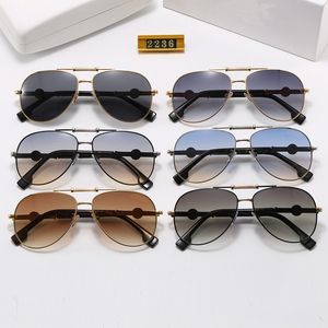 Luxury Men Designer Classic Aviator Sunglass Women Casual Pilot Occhiali da sole Uomo Fashion Sun Glass Occhiali da sole Narrow Metal Frame Drive 2212234QS