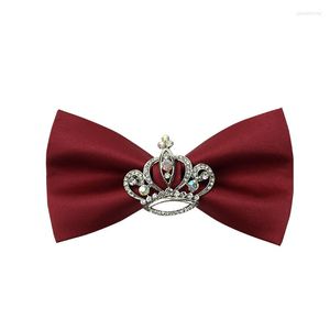 Bow Ties Fashion Men's Tie High Quality Crown Diamond Bowtie Groom Butterfly Bra för bröllopsfest vin röd presentförpackning