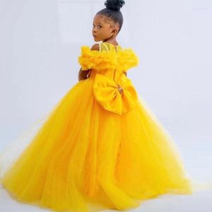 Vestidos de menina Mãe amarela Mãe e filha Vestidos de festa de aniversário Jóia pescoço de babados de princesas Flores de princesas