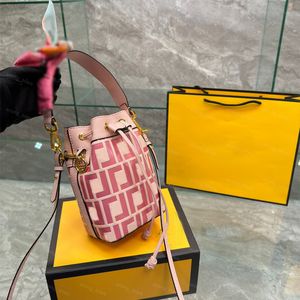 Designerka torba kubełkowa Kobiety torebki na ramię torebka z jedwabnymi luksusami projektanci torebki torebki crossbody torba f mini torebki paski różowy brąz