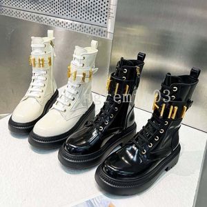 Designer Graphy Boots Dam Stövlar Guld Metall Stövlar Öppen brätte Pärlstav Svart Vit Läder Skor Accessoarer Ögjor Dragkedja Half Martin Boots