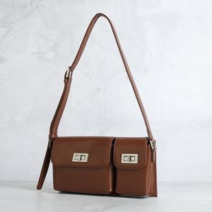 Famoso saco de tecido de ráfia mini sacos de ombro charme aba oversized fivela magnética bolsa crossbody senhoras verão palha bolsa a28