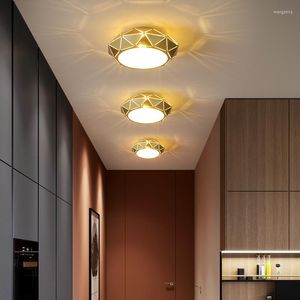 Lâmpadas pendentes 2022 Lâmpada de teto LED de ouro para corredor do corredor Bomer vestiário interior criativo interior