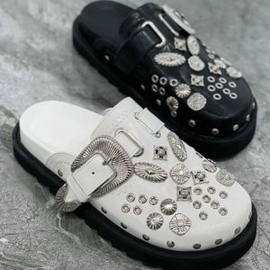 Buty letnie damskie klapki kapcie nity Punk Rock platforma skórzane kreatywne okucia metalowe w stylu Casual, imprezowa buty zjeżdżalnie na zewnątrz 221215