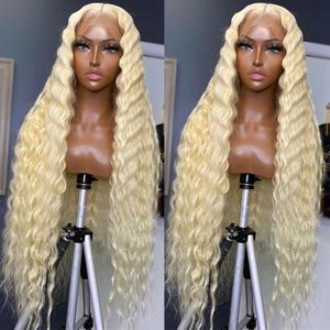 Heta spetsspår 13x4 Deep Wave Frontal Wig 613 honung blond vatten transparent färgad 30 tum lockigt främre mänskliga hår för kvinnor 221216