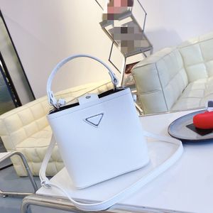 Prade Bucket Bag Saffiano Cuir Handväska Simple Logo Shoulder Bags Crossbody Bagss Purses For Women Top Buckle Design Högre version 19x17x11cm