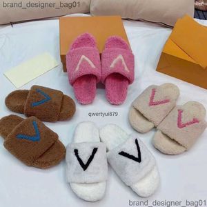 Slippers Women Winter Indoor Home Fur Slippers House Full Furry Soft Fluffy Plush Flats Heel Non Slip Luxury Designer Shoes Casual Ladies 110222H