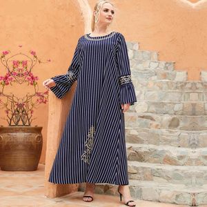 Abbigliamento etnico Abito lungo Abaya Tromba ricamata in filo d'oro da donna Gonna elegante islamica retrò a maniche lunghe in stile blu