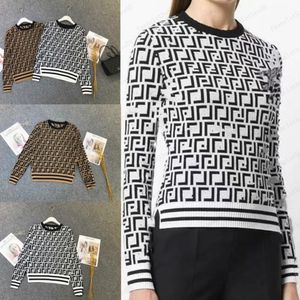 Bokstäver Tröja Dam Höst Rund hals randigt mode Långärmad Kvinnor High End Jacquard Cardigan stickning Tröjor Kappor