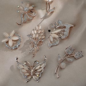 Opal Crystal Rhinestone Brooch Brooch Pin Bluckle Corsage Klip Butterfly Rose Flower BroOch Kobiet Girl Dress Suit Akcesoria z kołnierzem