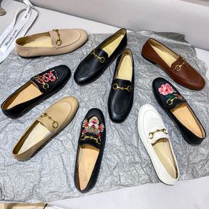 Designer Mens Womens Wedding Shoes ￤kta l￤der loafers med h￤stbit sp￤nne m￤n kvinnor lyxl￤genheter skor stor storlek 34-45