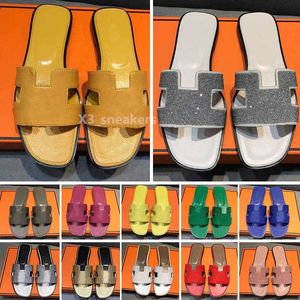 2022 Designer Kvinnor Sandaler Fashion Leather Slippers Summer Flat Oran Slides Ladies Beach Sandal Party Wedding Slipper Without Box 35-42 X33