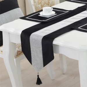 Table Cloth Modern Simple Style Luxury High-End Flannel Flag Diamond Marriage Runners Mat Tassel Tablecloth Decoration