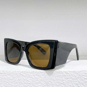 Güneş Gözlüğü Tasarımcı Moda Gözlük Markası Bayanlar Kadın Siyah Büyük Bacak Tatil Beach Resort Sıradan Gözlük NO Burun Dinlenme SL M119 Vaka