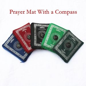 Muzułmańska mata modlitewna z kompasem 60cmx100cm modlitwa dywan islamski wodoodporna mata modlitewna dywan modlitewna z kieszenią noszącą torbę nową