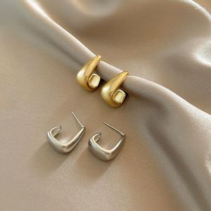 Ohrstecker 2022 Sommer Gold Finish Dicker klobiger Hoop für Frauen Mädchen Koreanische Mode Damen Ohrstulpen Schmuck Zubehör