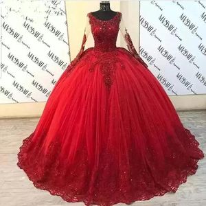 2023 Quinceanera Ball Gown Abiti Scoop Neck Illusion Appliques di pizzo rosso scuro Perline di cristallo Maniche lunghe Lunghezza del pavimento Corsetto Indietro Plus Size Prom Abiti da sera