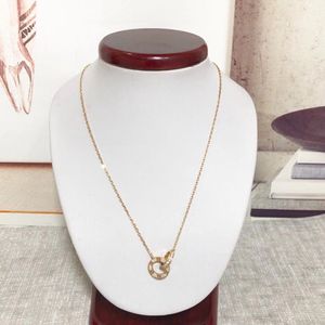 Carter amulette de halsband lyxiga fina smycken kvinnor hänge k guld beläggning hjärtdesigner van clover blommor pärlhjärta diamant kors kärlek kedja anpassad namn