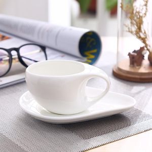 Muggar v￤stra restaurangen Pure White Porslin Coffee Mug Creative European Ceramic English Cup Milk Tea Crooked